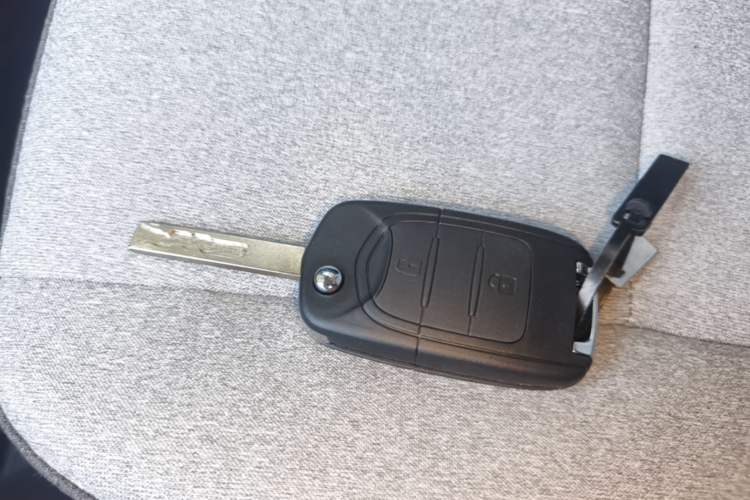 Used Wuling Yangguang 2026 Model, 300km Window-Sealed Practical Edition Vehicle Key