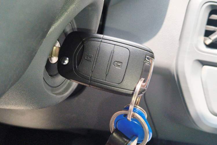 Used Wuling Yangguang 2026 Model, 340km Bus CATL Custom Edition Vehicle Key