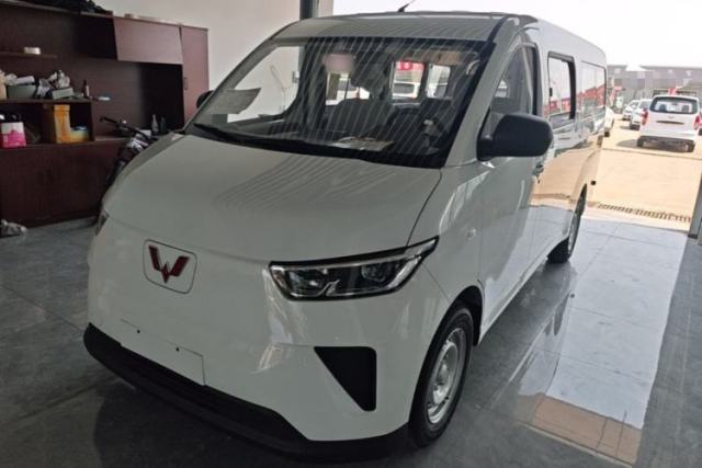 Used Wuling Yangguang 2026 Model, 440km Bus Comfort Edition, 6 Seats