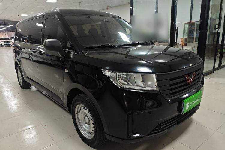 Used Wuling Zhengcheng 2021 1.5T Manual Comfort Version Front Right 45 Deg