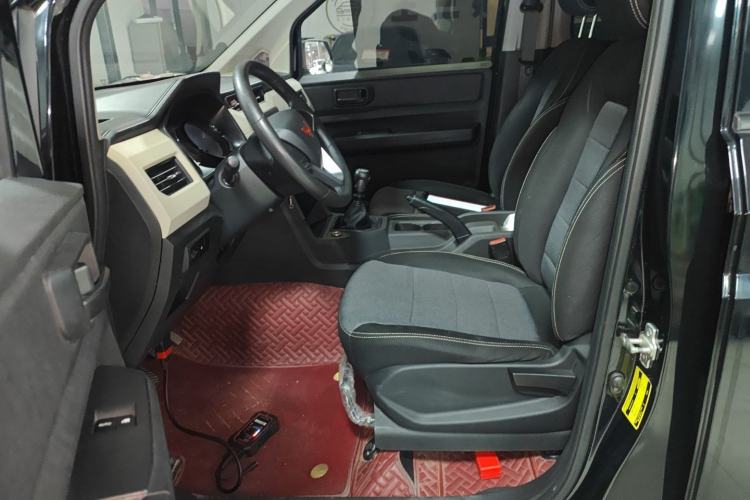 Used Wuling Zhengcheng 2021 1.5T Manual Comfort Version Left Front Seat