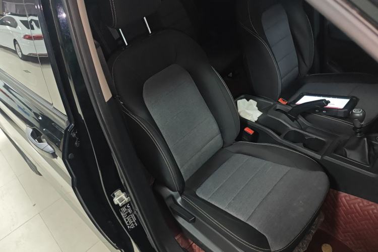 Used Wuling Zhengcheng 2021 1.5T Manual Comfort Version Right Front Seat