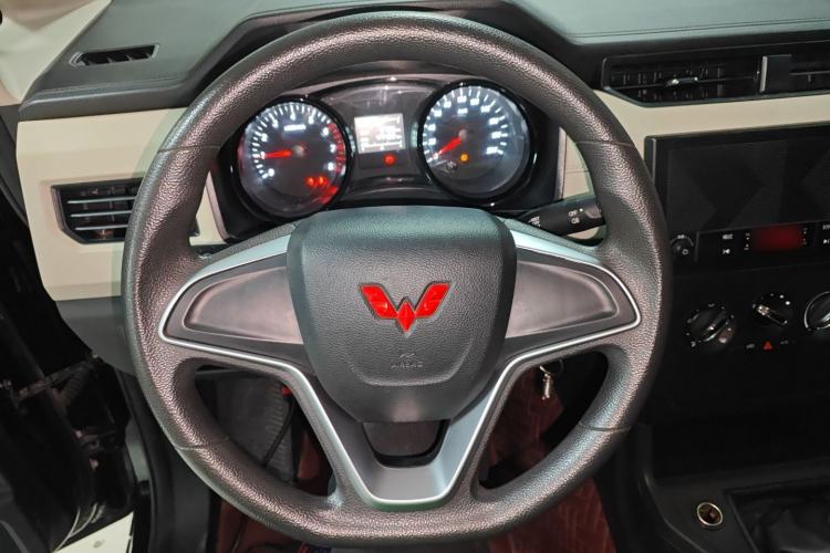 Used Wuling Zhengcheng 2021 1.5T Manual Comfort Version Steering Wheel