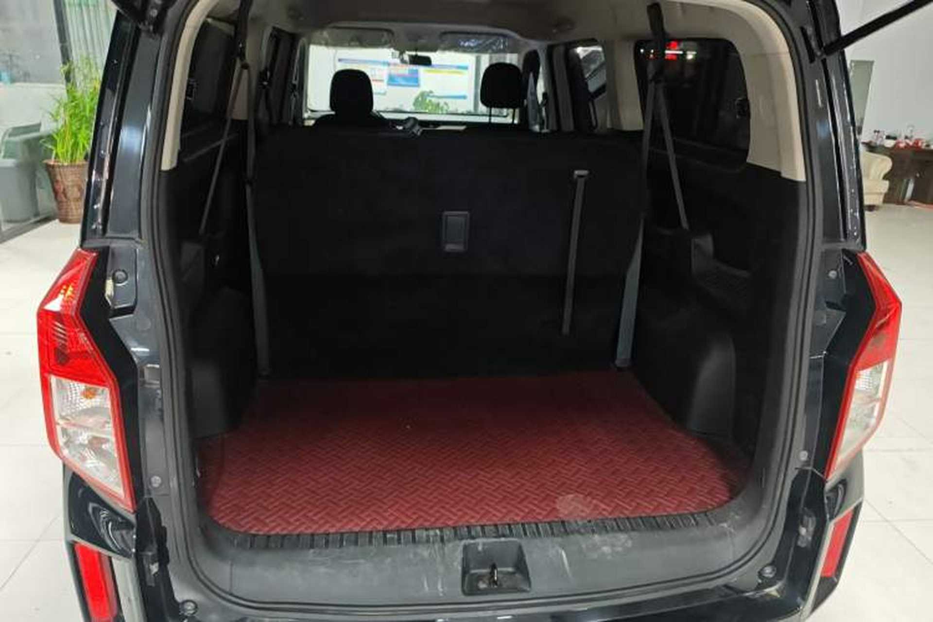 Used Wuling Zhengcheng 2021 1.5T Manual Comfort Version Trunk