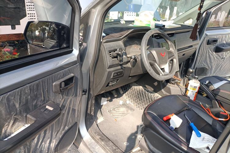 Used Wuling Zhengcheng 2022 2.0L Manual Entrepreneurial Version Driver Seat