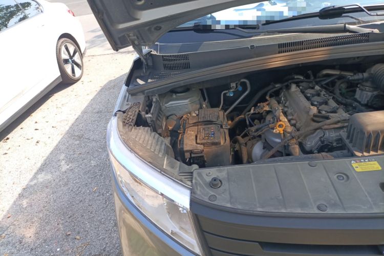 Used Wuling Zhengcheng 2022 2.0L Manual Entrepreneurial Version Engine Bay Right