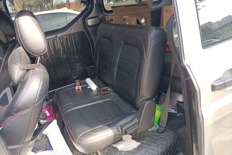 Used Wuling Zhengcheng 2022 2.0L Manual Entrepreneurial Version Left Rear Seat