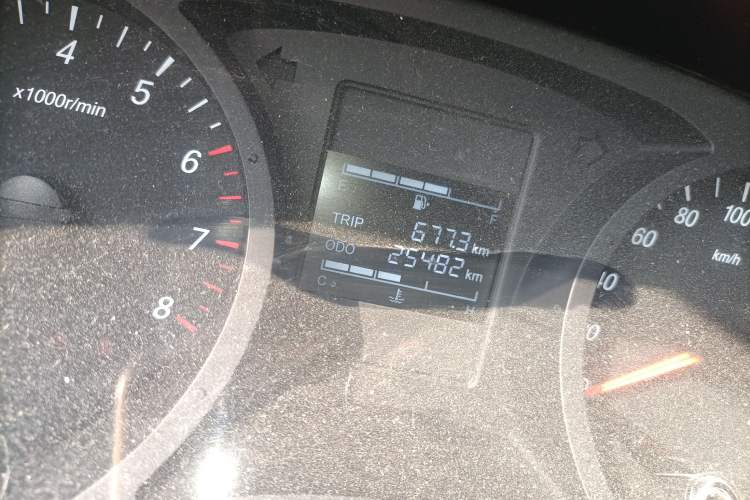 Used Wuling Zhengcheng 2022 2.0L Manual Entrepreneurial Version Odometer Close Up