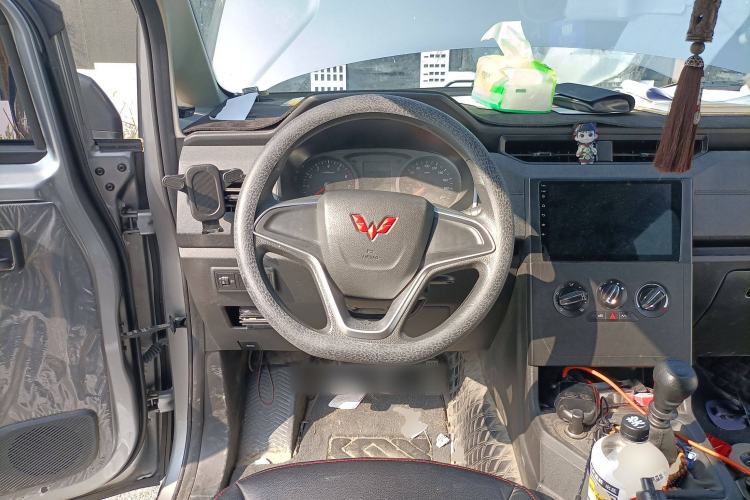 Used Wuling Zhengcheng 2022 2.0L Manual Entrepreneurial Version Steering Wheel