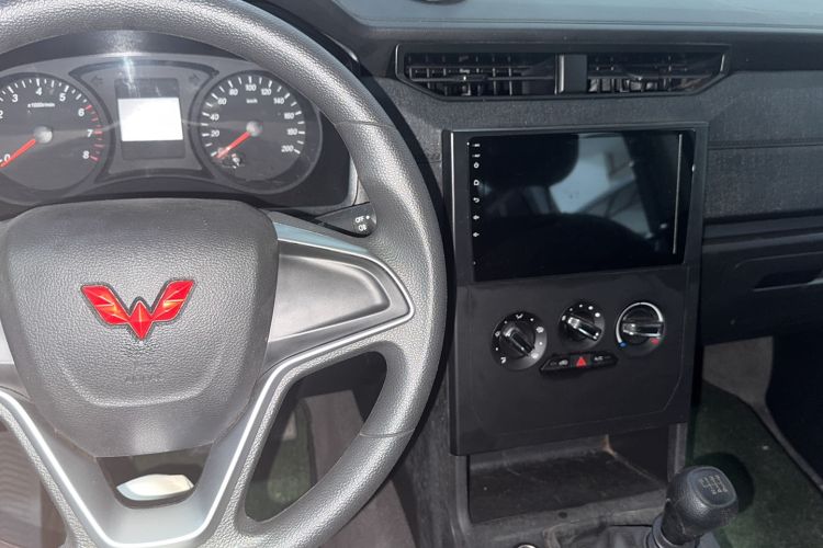 Used Wuling Zhengcheng 2022 2.0L Manual Entrepreneurial Version Interior 3