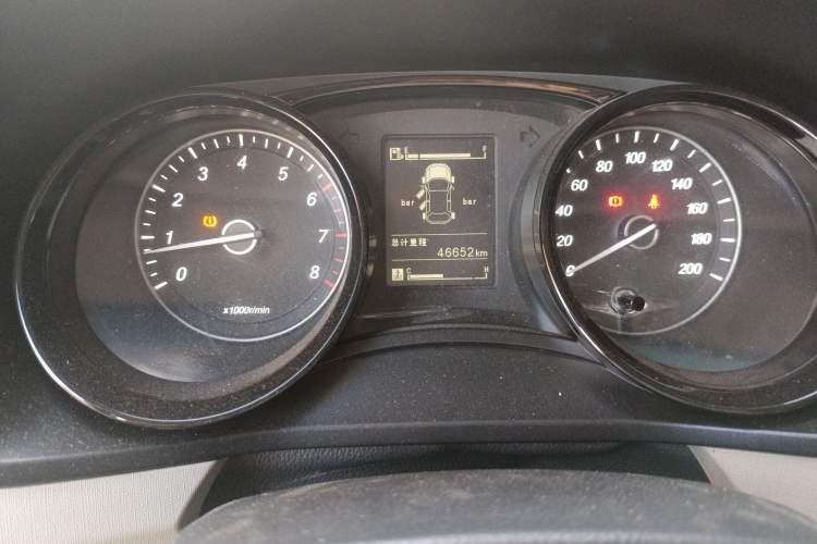 Used Wuling Zhengcheng 2021 1.5T Manual Luxury Version Odometer Close Up