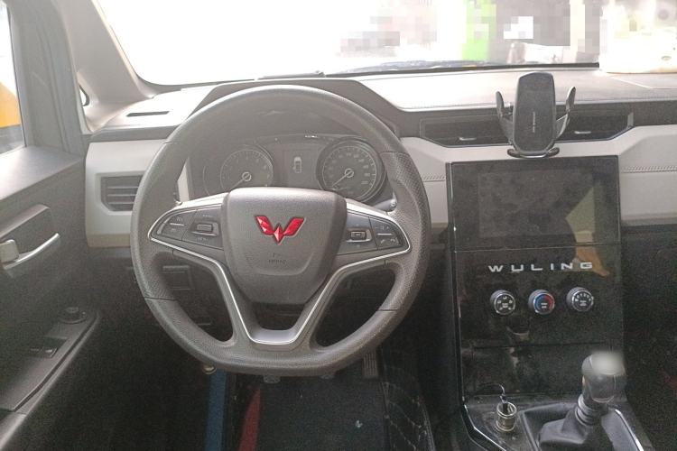 Used Wuling Zhengcheng 2021 1.5T Manual Luxury Version Steering Wheel