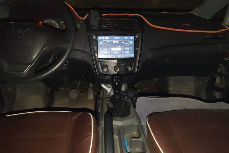 Used Wuling Zhengcheng 2015 1.5L Comfort L3C Audio And AC Panel