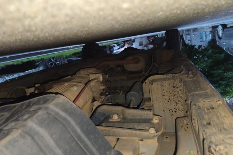 Used Wuling Zhengcheng 2015 1.5L Comfort L3C Chassis Front Right