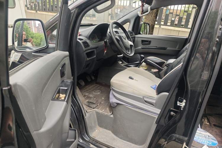 Used Wuling Zhengcheng 2015 1.5L Comfort L3C Driver Seat