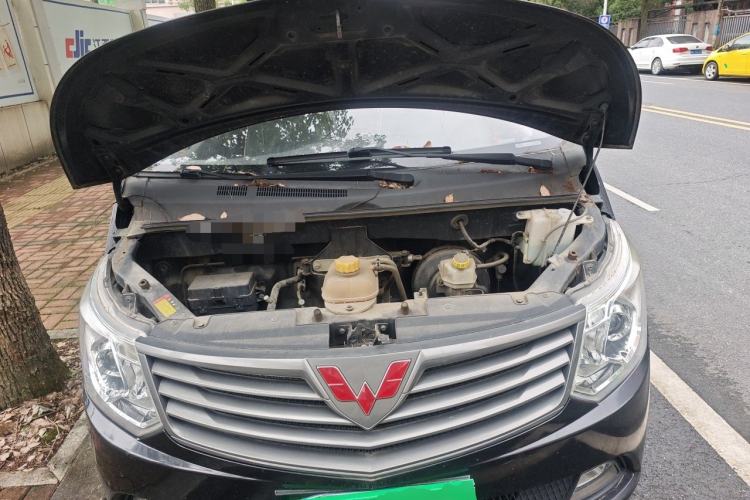 Used Wuling Zhengcheng 2015 1.5L Comfort L3C Engine Bay