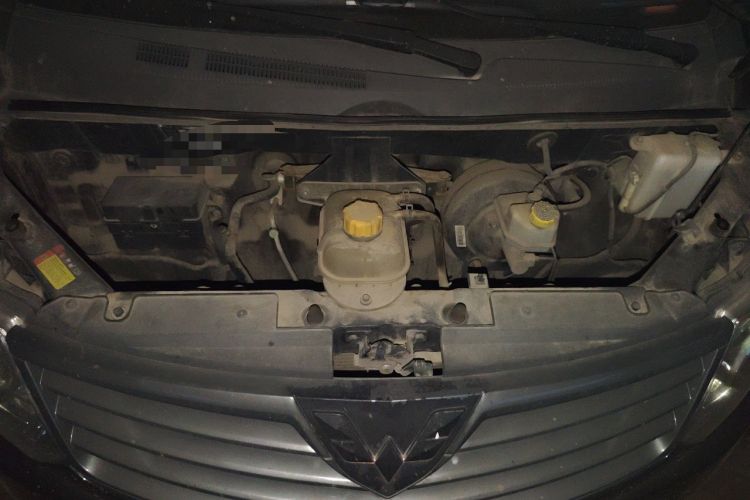 Used Wuling Zhengcheng 2015 1.5L Comfort L3C Engine Bay