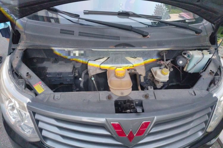 Used Wuling Zhengcheng 2015 1.5L Comfort L3C Engine Bay