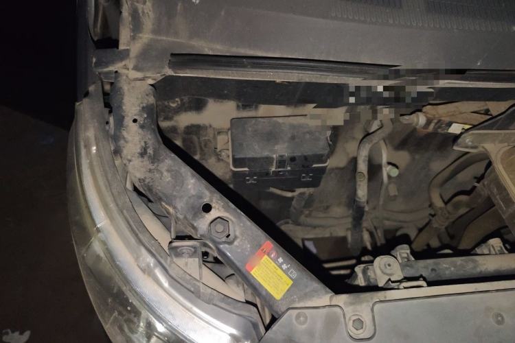 Used Wuling Zhengcheng 2015 1.5L Comfort L3C Engine Bay Right