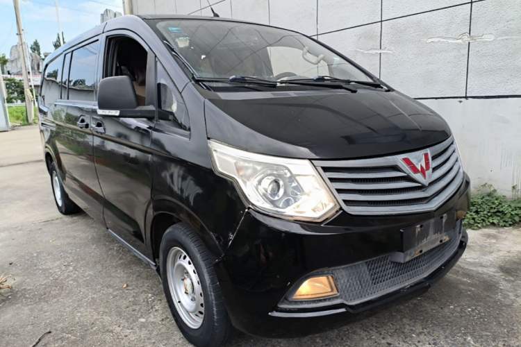 Used Wuling Zhengcheng 2015 1.5L Comfort L3C Front Right 45 Deg