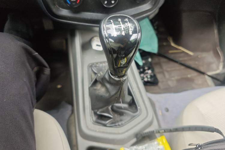 Used Wuling Zhengcheng 2015 1.5L Comfort L3C Gear Lever