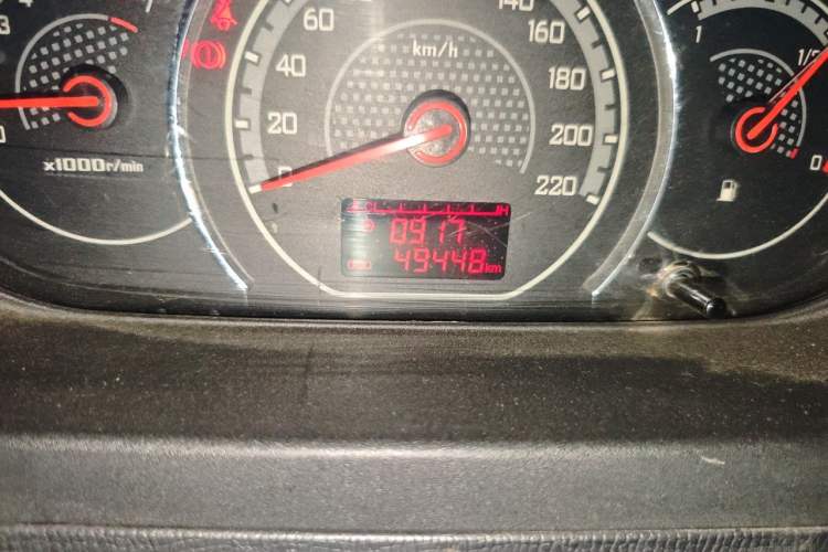 Used Wuling Zhengcheng 2015 1.5L Comfort L3C Odometer Close Up