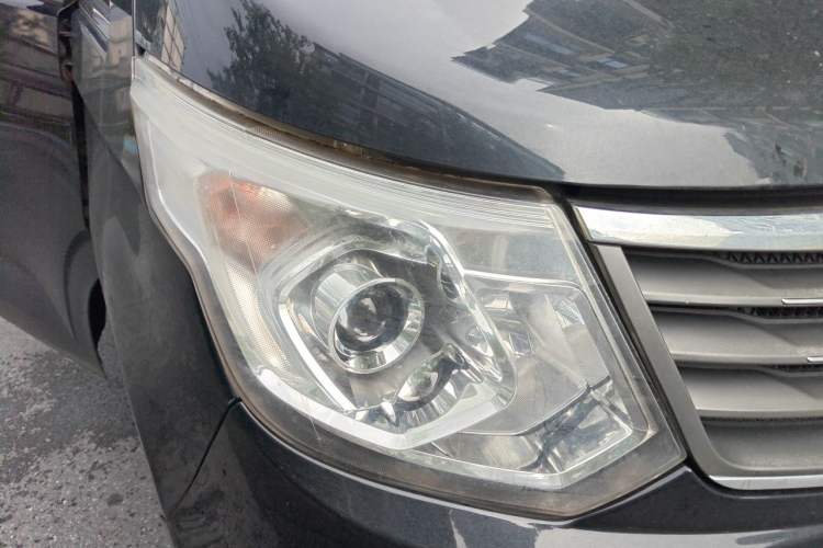 Used Wuling Zhengcheng 2015 1.8L Luxury Model LJ479QE2 Right Front Headlight