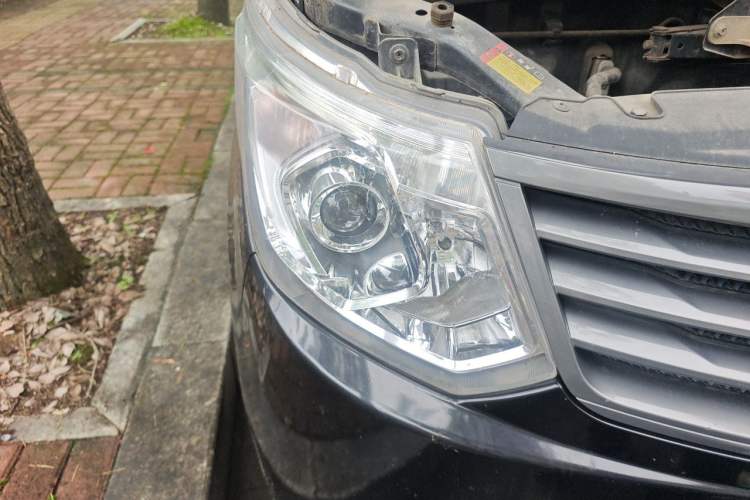 Used Wuling Zhengcheng 2015 1.5L Comfort L3C Right Front Headlight