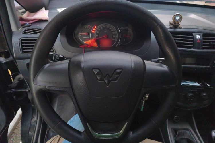 Used Wuling Zhengcheng 2015 1.5L Comfort L3C Steering Wheel
