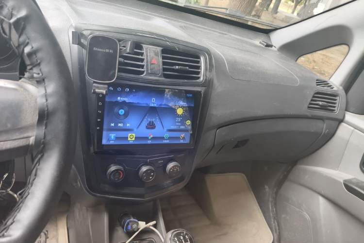 Used Wuling Zhengcheng 2015 1.5L Comfort L3C Audio And AC Panel