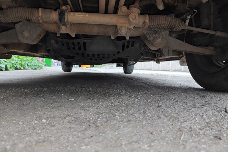 Used Wuling Zhengcheng 2015 1.8L Comfort Model LJ479QE2 Chassis Front
