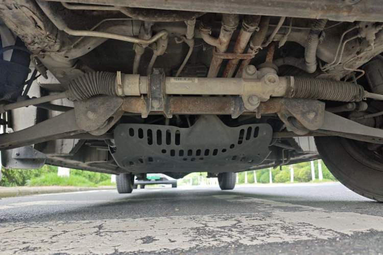 Used Wuling Zhengcheng 2015 1.5L Comfort L3C Chassis Front