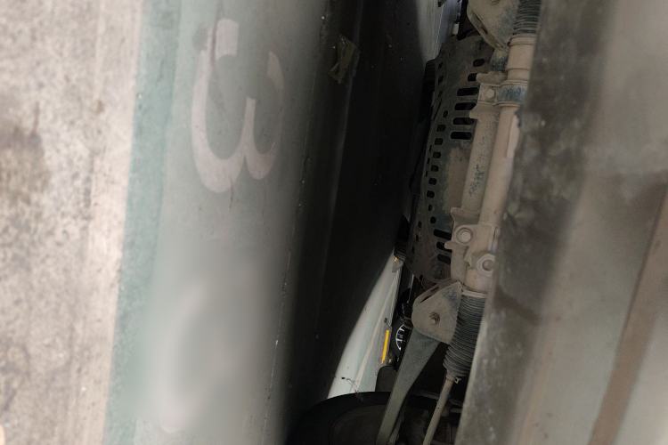 Used Wuling Zhengcheng 2015 1.8L Luxury Model LJ479QE2 Chassis Front