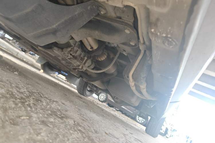 Used Wuling Zhengcheng 2015 1.5L Comfort L3C Chassis Front Left