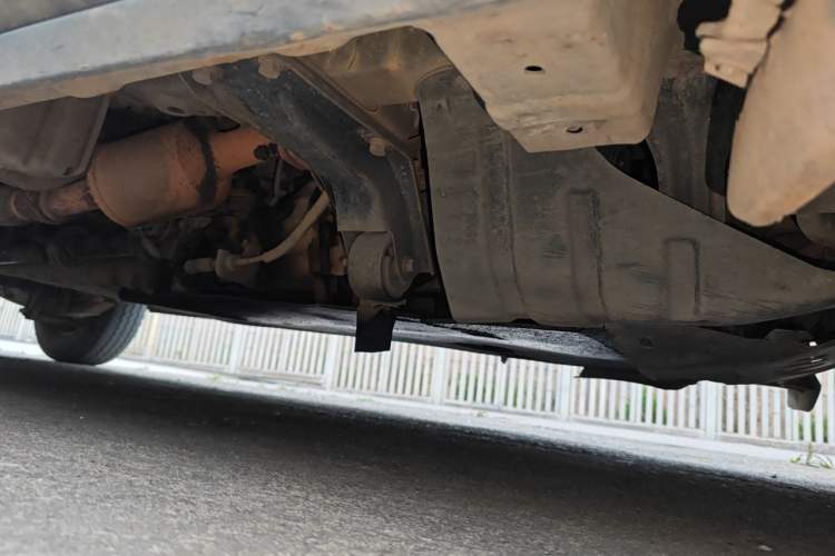 Used Wuling Zhengcheng 2015 1.8L Comfort Model LJ479QE2 Chassis Front Right