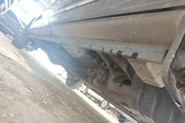 Used Wuling Zhengcheng 2015 1.5L Comfort L3C Chassis Front Right