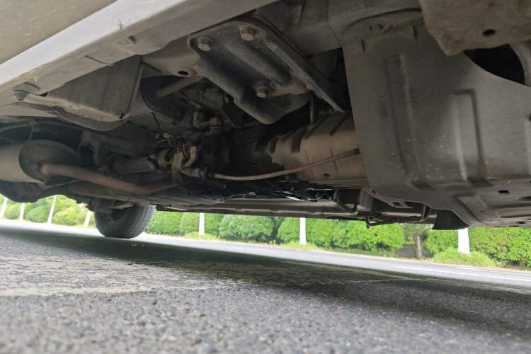 Used Wuling Zhengcheng 2015 1.5L Comfort L3C Chassis Front Right