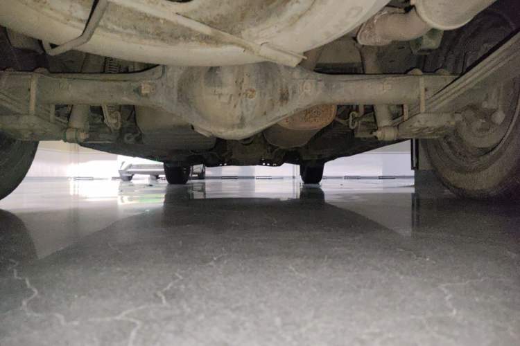 Used Wuling Zhengcheng 2015 1.8L Comfort Model LJ479QE2 Chassis Rear