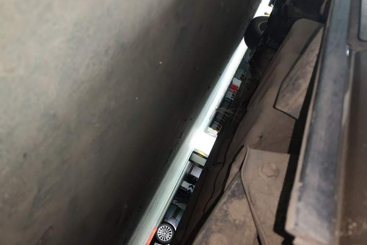 Used Wuling Zhengcheng 2015 1.8L Luxury Model LJ479QE2 Chassis Rear Left