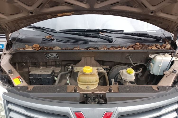Used Wuling Zhengcheng 2015 1.5L Comfort L3C Engine Bay