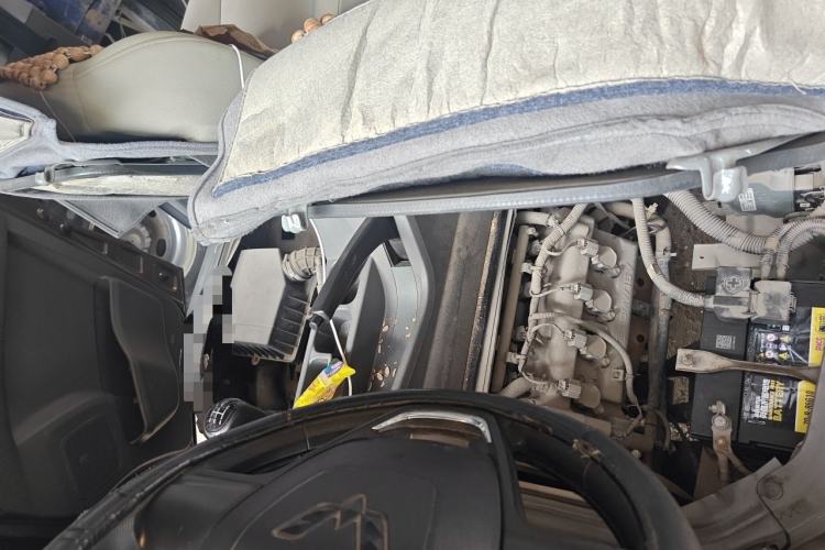 Used Wuling Zhengcheng 2015 1.5L Comfort L3C Engine Bay