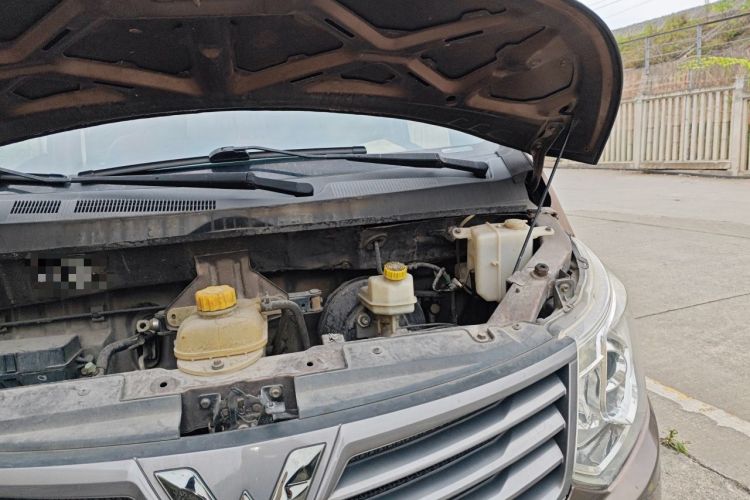 Used Wuling Zhengcheng 2015 1.8L Comfort Model LJ479QE2 Engine Bay Left