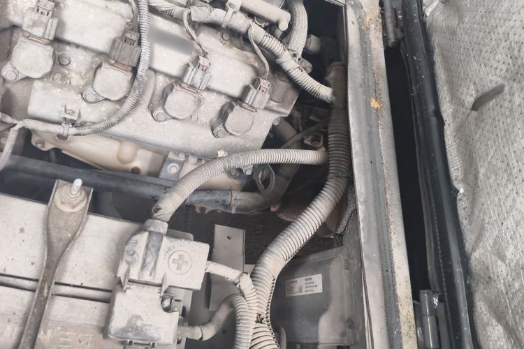 Used Wuling Zhengcheng 2015 1.5L Comfort L3C Engine Bay Left