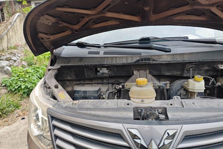 Used Wuling Zhengcheng 2015 1.8L Comfort Model LJ479QE2 Engine Bay Right