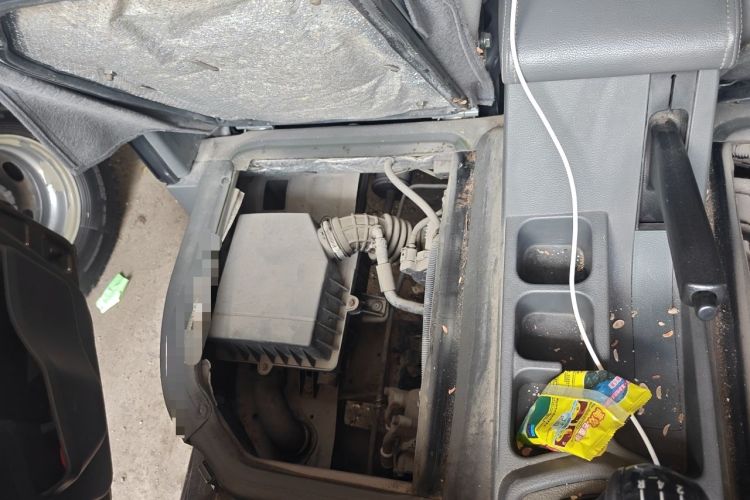 Used Wuling Zhengcheng 2015 1.5L Comfort L3C Engine Bay Right