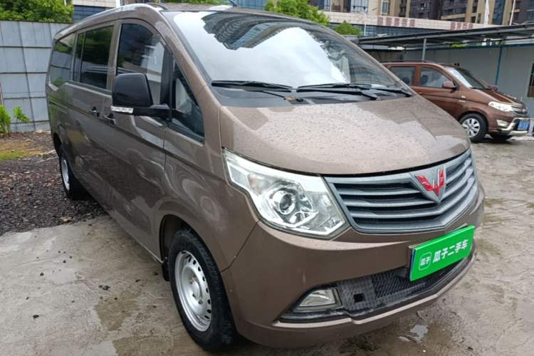 Used Wuling Zhengcheng 2015 1.5L Comfort L3C Front Right 45 Deg