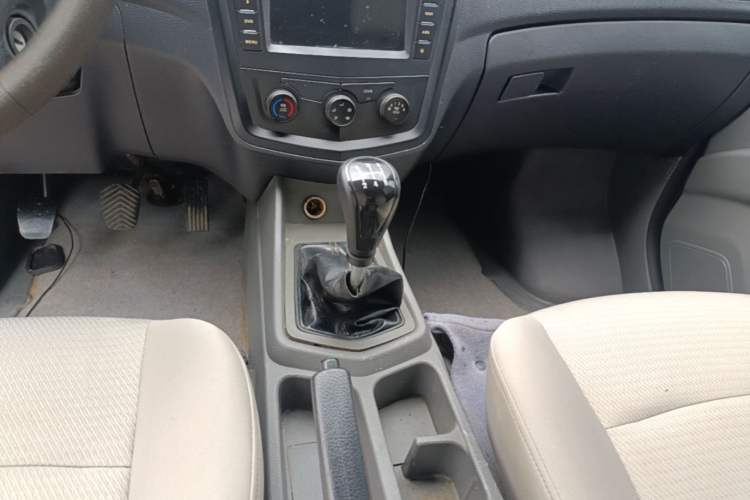 Used Wuling Zhengcheng 2015 1.5L Comfort L3C Gear Lever