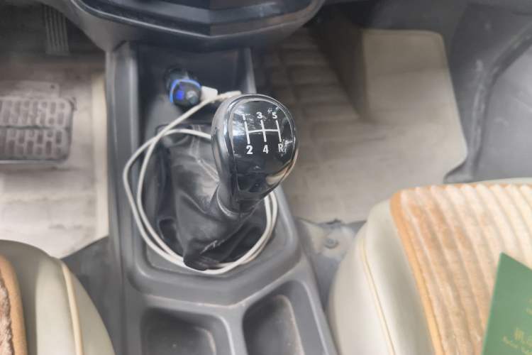 Used Wuling Zhengcheng 2015 1.5L Comfort L3C Gear Lever