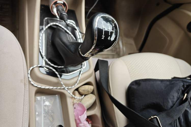Used Wuling Zhengcheng 2015 1.8L Luxury Model LJ479QE2 Gear Lever