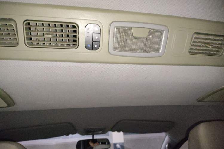 Used Wuling Zhengcheng 2015 1.8L Comfort Model LJ479QE2 Headliner